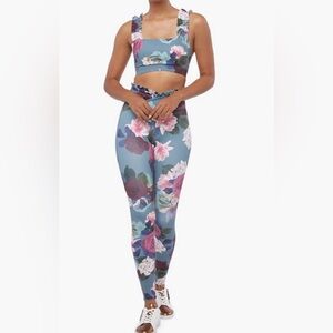 208. NWOT! JustFab Blue and Pink Floral SET with Leggings and Sports Bra!